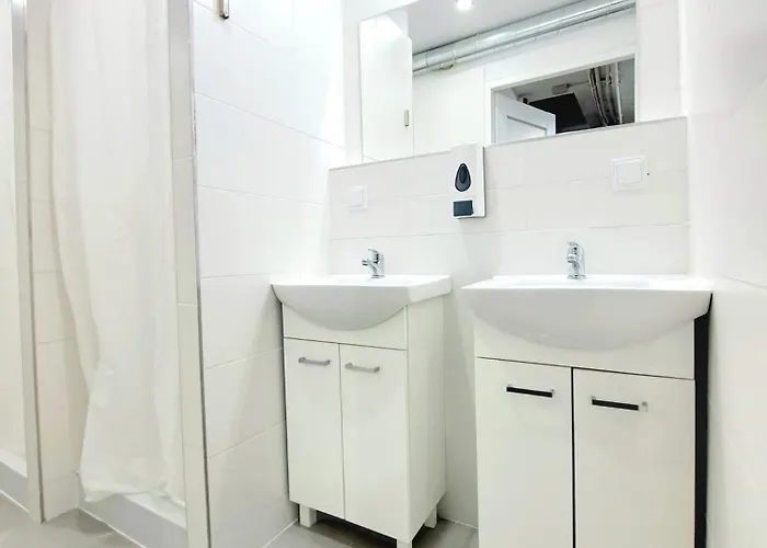 Poczekalnia Turystyczna *